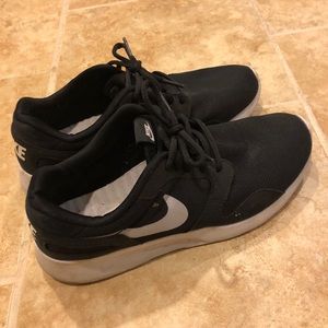 Nike running shoes // size 7.5 w